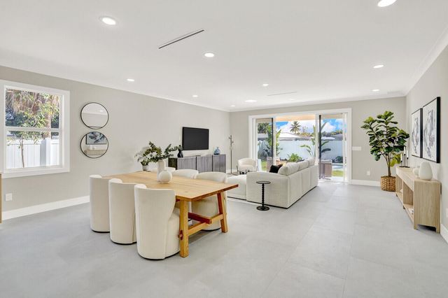 18 SW 6th Street, Delray Beach, FL 33444