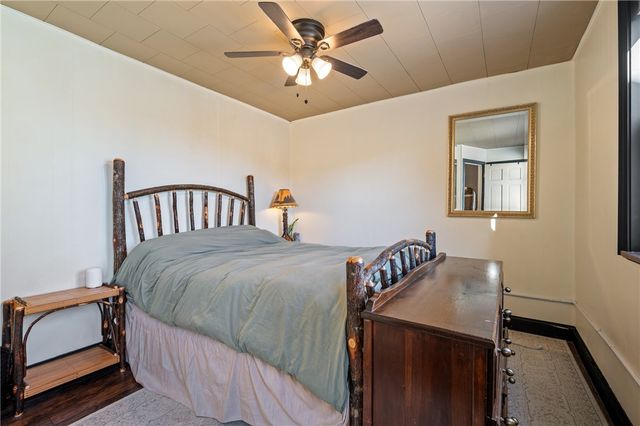 4068 Howley St, Bloomfield, PA 15224