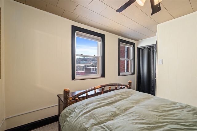 4068 Howley St, Bloomfield, PA 15224