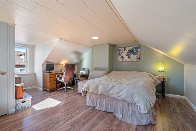 4068 Howley St, Bloomfield, PA 15224