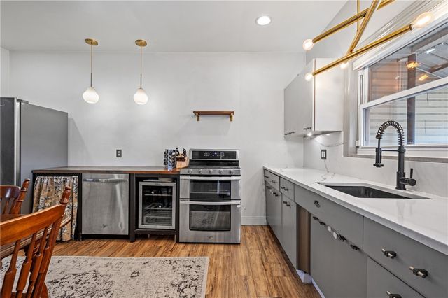 4068 Howley St, Bloomfield, PA 15224