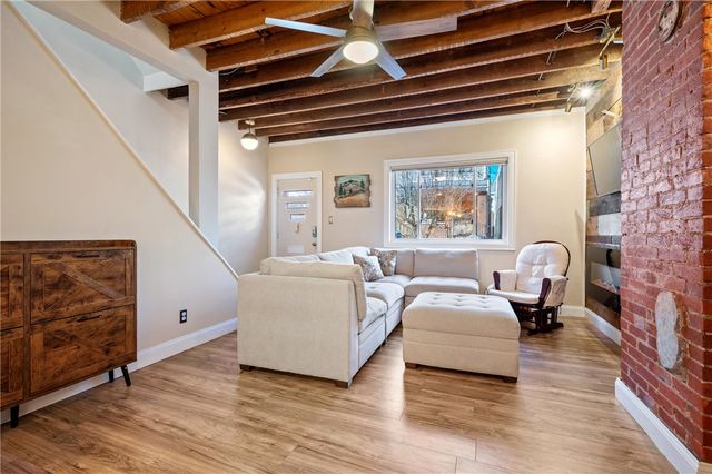 4068 Howley St, Bloomfield, PA 15224