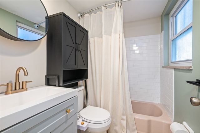 4068 Howley St, Bloomfield, PA 15224