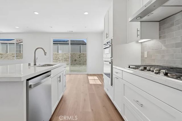 28916 Vertex Way, Canyon Country, CA 91350