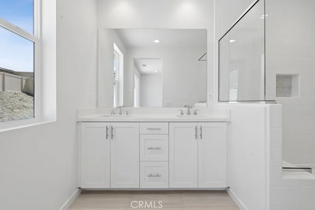 Image 12 of property listing at 28916 Vertex Way, Canyon Country, CA 91350