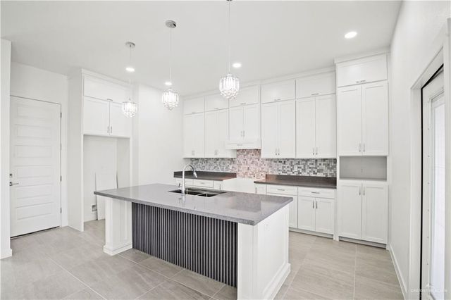 1204 E Evergreen Avenue, San Juan, TX 78589