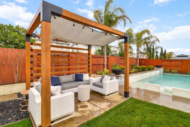 3035 Anastasia Way, Lincoln, CA 95648