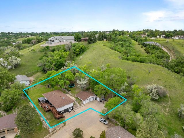 1205 9TH ST NW, Minot, ND 58703