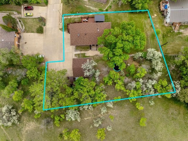 1205 9TH ST NW, Minot, ND 58703