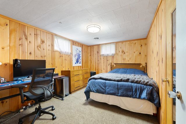 1205 9TH ST NW, Minot, ND 58703