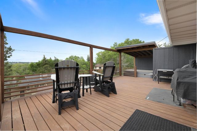 1205 9TH ST NW, Minot, ND 58703