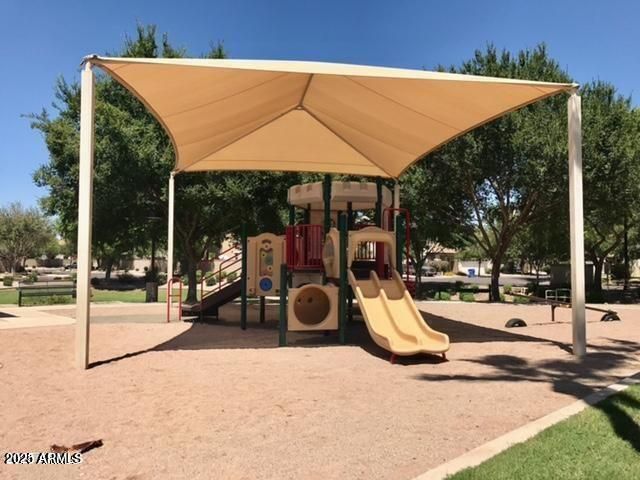 1303 S SABINO Drive, Gilbert, AZ 85296