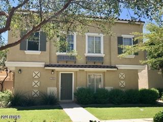 1303 S SABINO Drive, Gilbert, AZ 85296