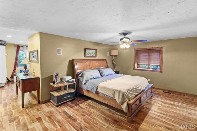 1 Saint Andrews Drive, Belleville, IL 62223