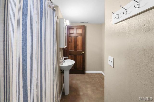 1 Saint Andrews Drive, Belleville, IL 62223