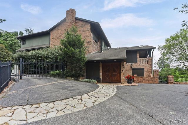 1 Saint Andrews Drive, Belleville, IL 62223