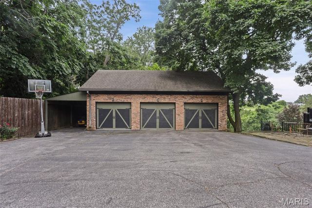 1 Saint Andrews Drive, Belleville, IL 62223