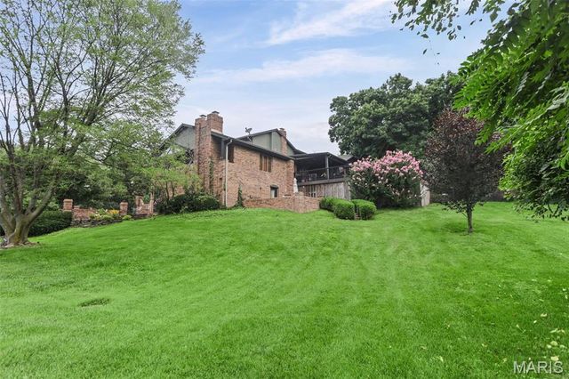 1 Saint Andrews Drive, Belleville, IL 62223