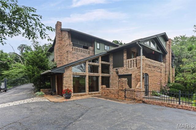 1 Saint Andrews Drive, Belleville, IL 62223