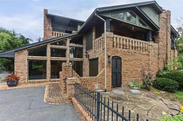 1 Saint Andrews Drive, Belleville, IL 62223