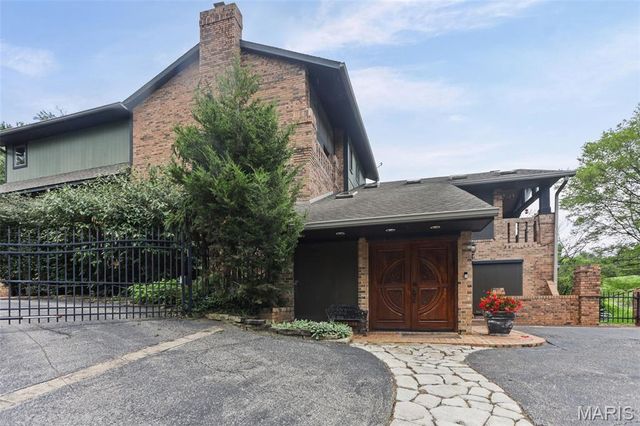 1 Saint Andrews Drive, Belleville, IL 62223