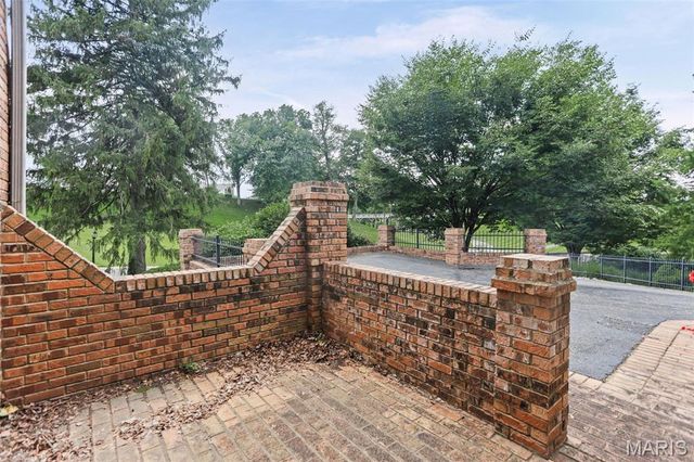 1 Saint Andrews Drive, Belleville, IL 62223