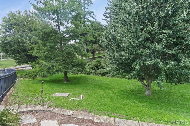 1 Saint Andrews Drive, Belleville, IL 62223