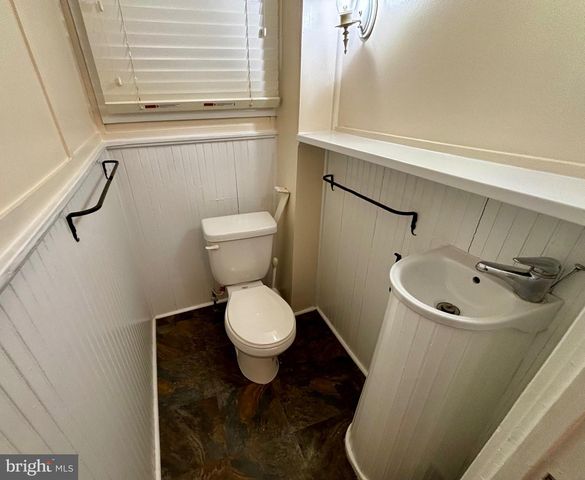 8122 JOHN MOSBY HWY., Boyce, VA 22620