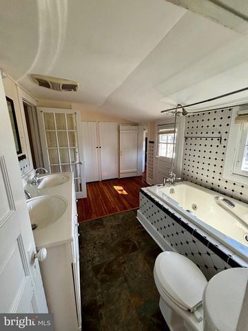 8122 JOHN MOSBY HWY., Boyce, VA 22620