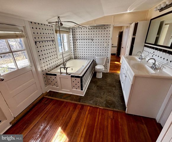 8122 JOHN MOSBY HWY., Boyce, VA 22620