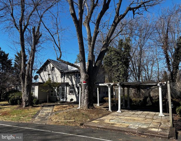 8122 JOHN MOSBY HWY., Boyce, VA 22620