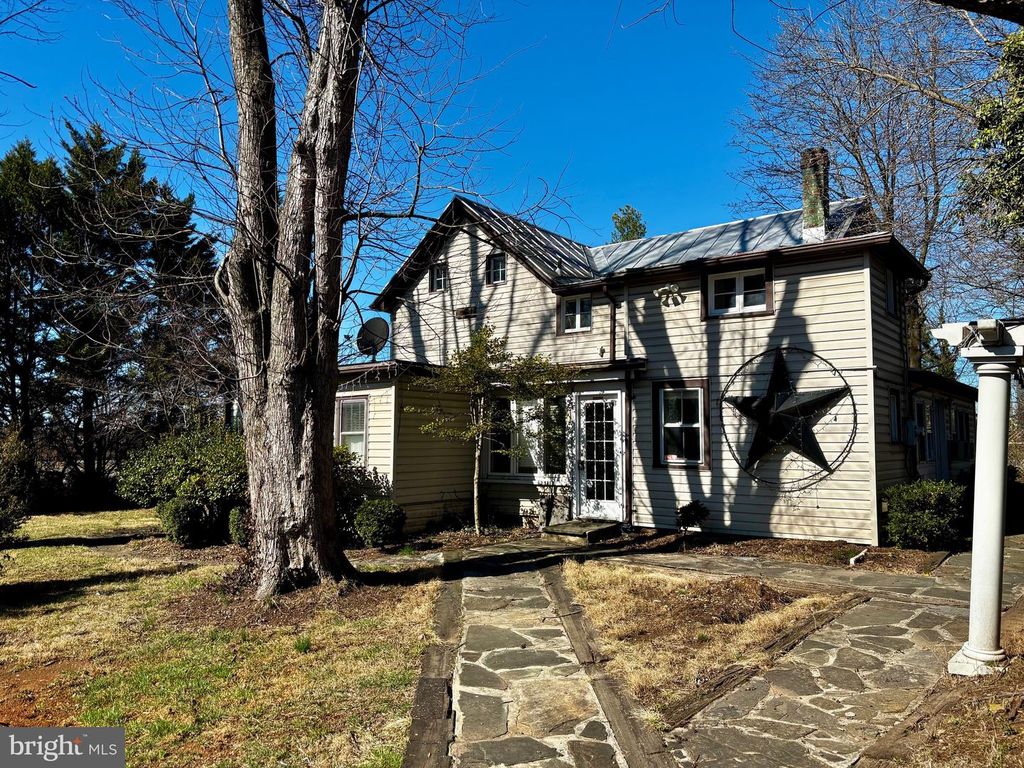 8122 JOHN MOSBY HWY., Boyce, VA 22620