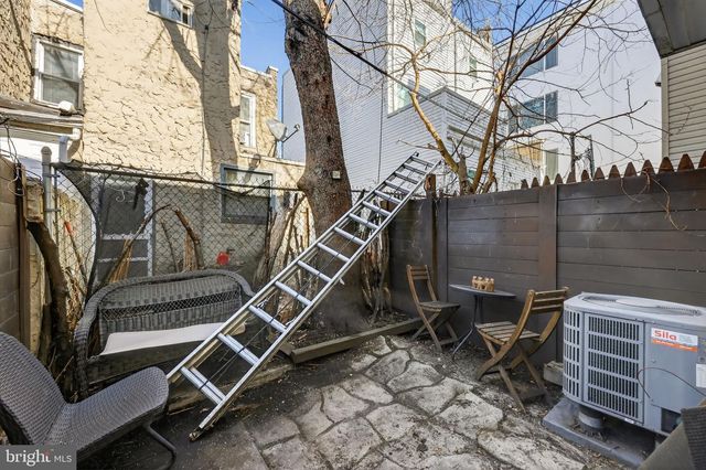 2141 E ALBERT ST, Philadelphia, PA 19125