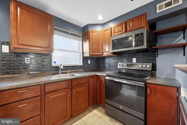 2141 E ALBERT ST, Philadelphia, PA 19125