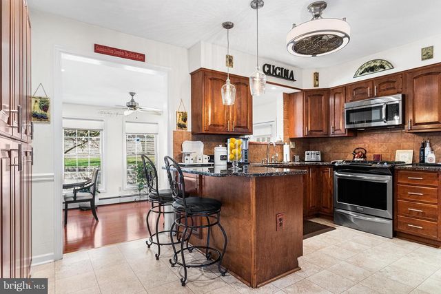 413 CAMELOT DR, Brookhaven, PA 19015