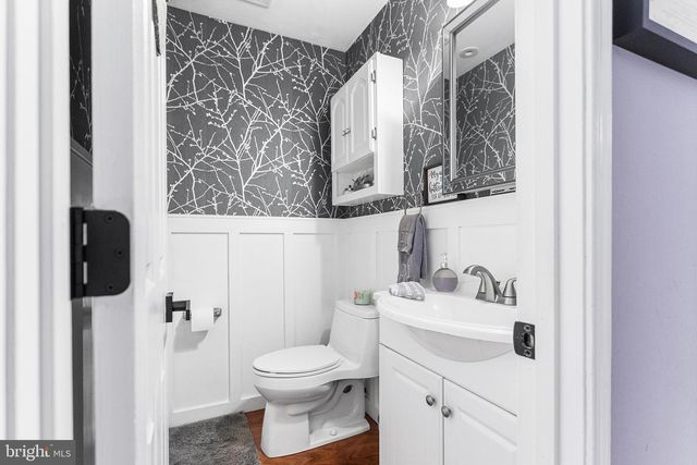 413 CAMELOT DR, Brookhaven, PA 19015