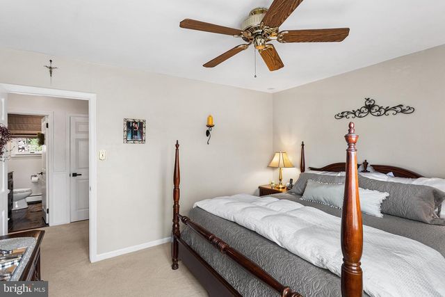 413 CAMELOT DR, Brookhaven, PA 19015