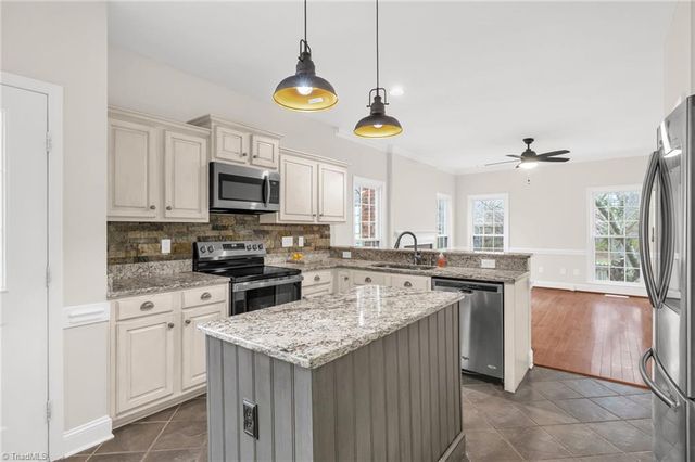 2304 Bayleaf Court, Greensboro, NC 27455