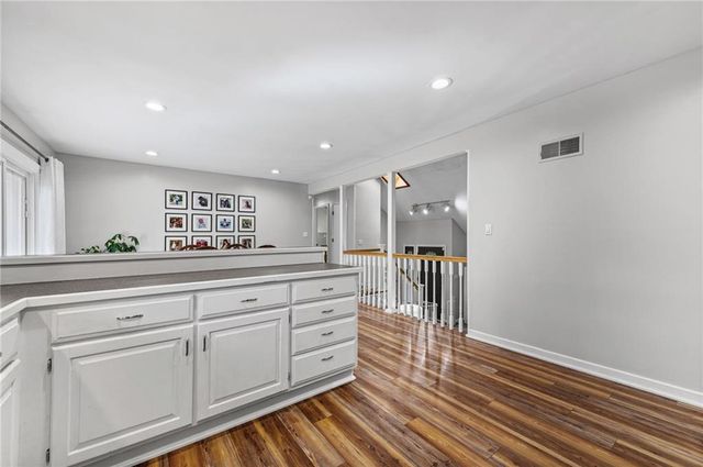 6015 Alden Street, Shawnee, KS 66216