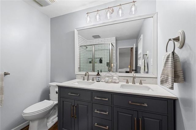 6015 Alden Street, Shawnee, KS 66216