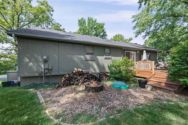 6015 Alden Street, Shawnee, KS 66216