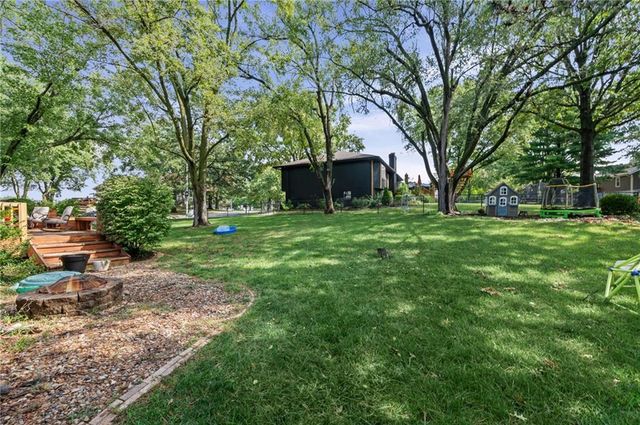 6015 Alden Street, Shawnee, KS 66216