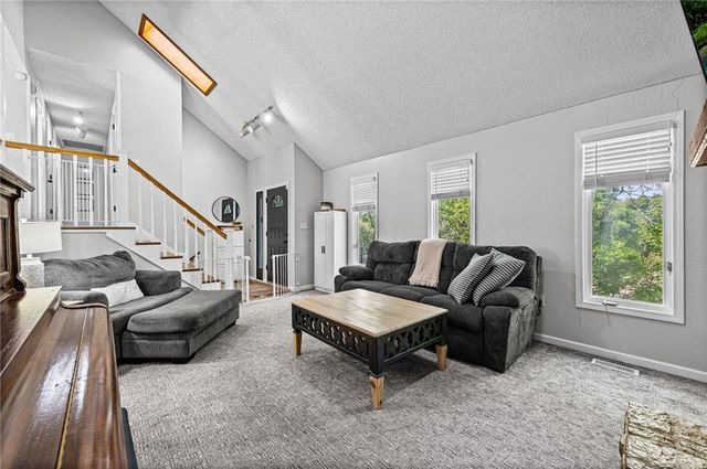 6015 Alden Street, Shawnee, KS 66216