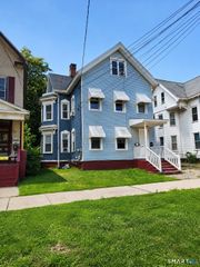 552 Dixwell Avenue, New Haven, CT 06511