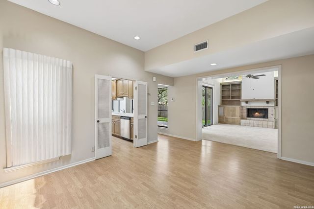 1531 VISTA HILL ST, San Antonio, TX 78213