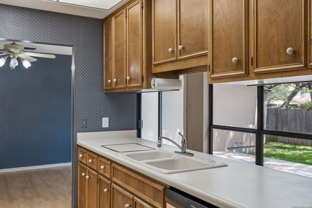 1531 VISTA HILL ST, San Antonio, TX 78213
