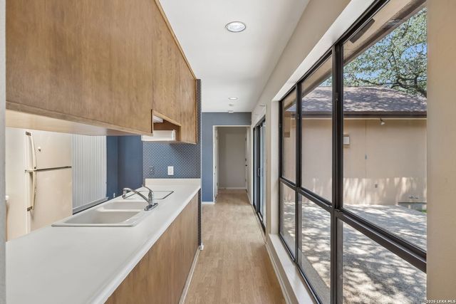 1531 VISTA HILL ST, San Antonio, TX 78213