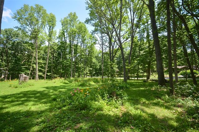 6029 Far Hills Way, Kalamazoo, MI 49009