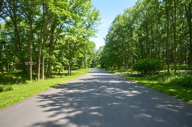 6029 Far Hills Way, Kalamazoo, MI 49009