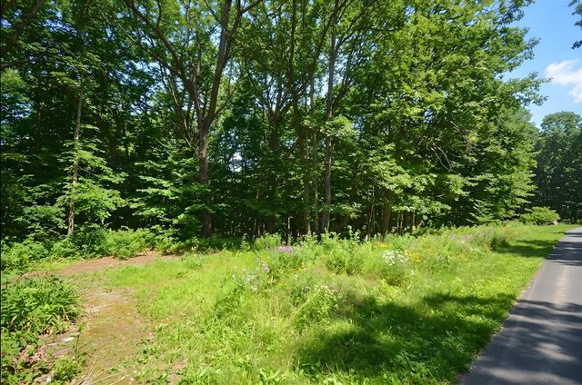 6029 Far Hills Way, Kalamazoo, MI 49009